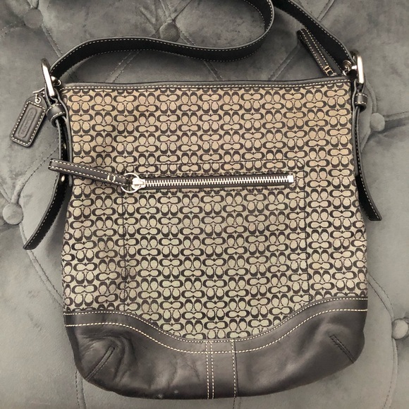 Coach Black Signature Shoulder Bag - Picture 2 of 7